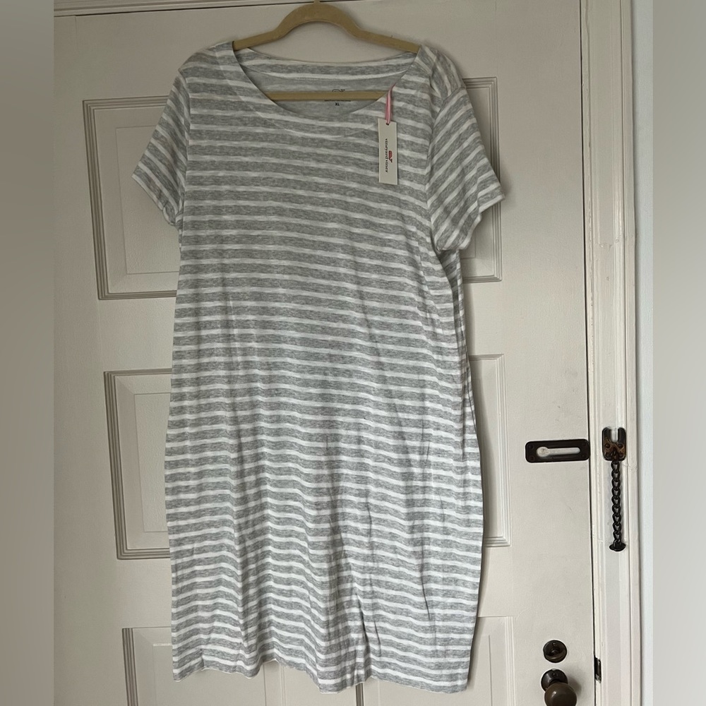 Vineyard vines tshirt dress